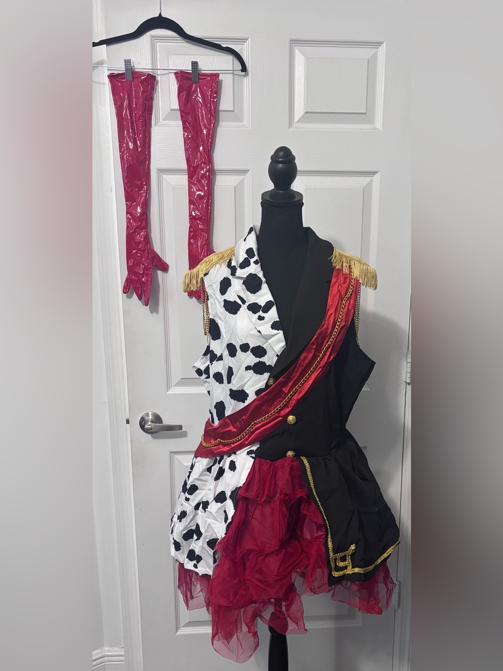 NWT Dolls Kill / Trickz Nโ Treatz Call Ne Cruel Cruella Costume Set